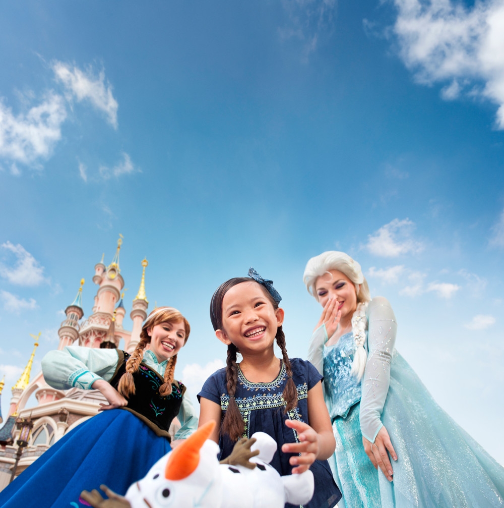 Book your Disneyland® Paris Park Tickets up to March 2023!